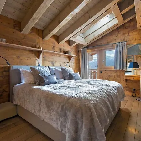 Refined With Scenic Views Villa Verbier